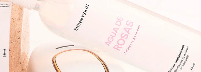 Conoce los beneficios del agua de rosas para la cara