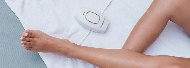 Evita los vellos encarnados en las piernas con la depiladora IPL de ShinnySkin